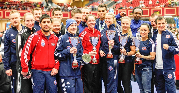 Gruppe fullkontakt.jpg